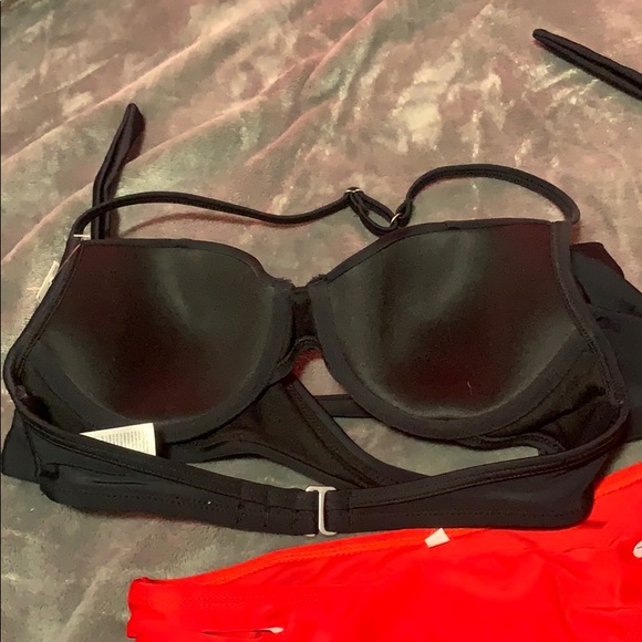 Bikini - Picture 3 of 3